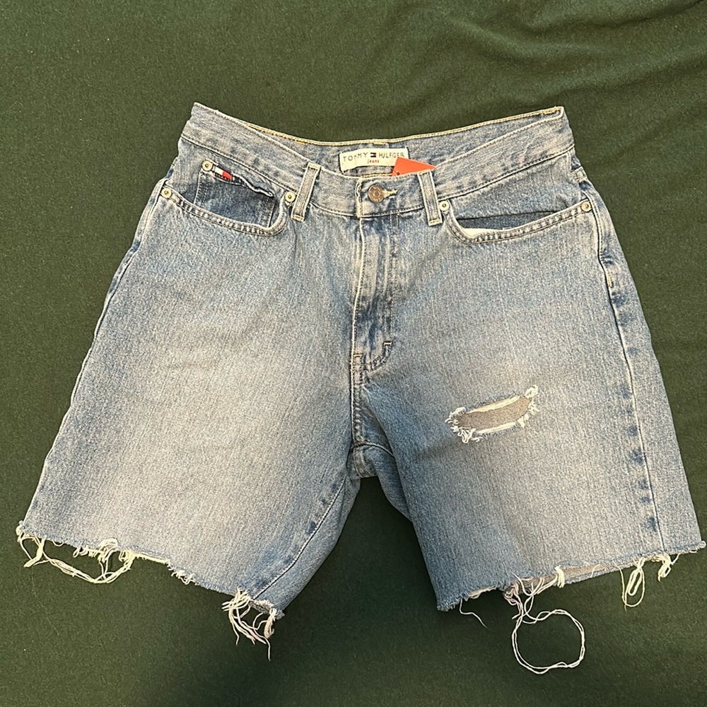 2002 Tommy Hilfiger Cropped Boyfriend Jean Shorts Size 8 Indigo Wash